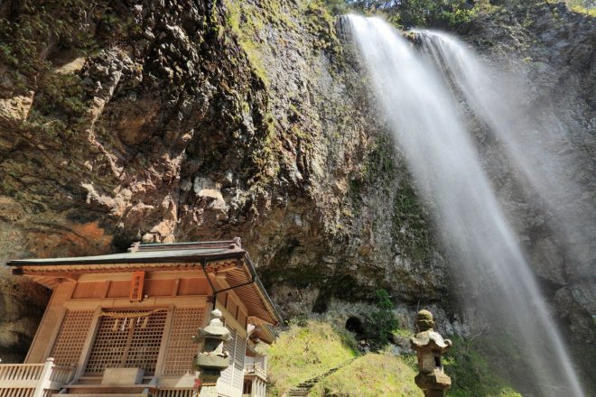 Na+japonski+otok+%C5%BEenske+ne+smejo+%28foto%3AProfimedia%29