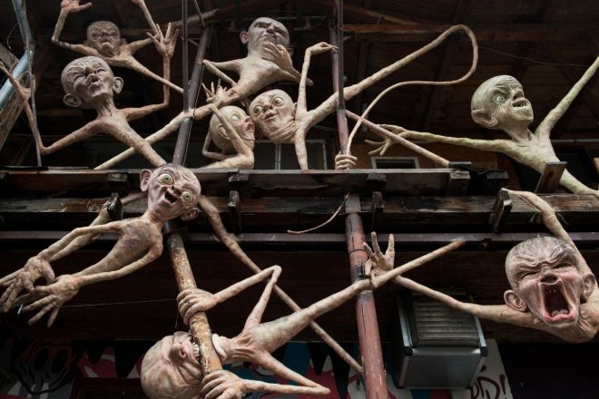 Znamenit+detajl+s+pro%C4%8Delja+ene+od+stavb+na+Metelkovi+%28foto%3AProfimedia%29