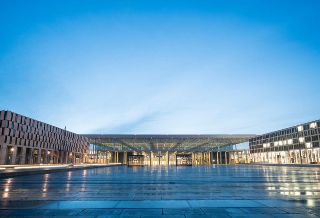 Prazno+letali%C5%A1%C4%8De+vsak+mesec+ustvari+za+35+milijonov+evrov+stro%C5%A1kov