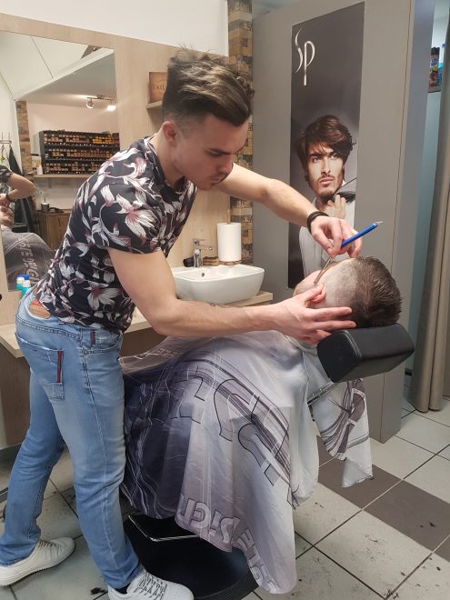 Marko+se+vsaki+stranki+natan%C4%8Dno+posveti.