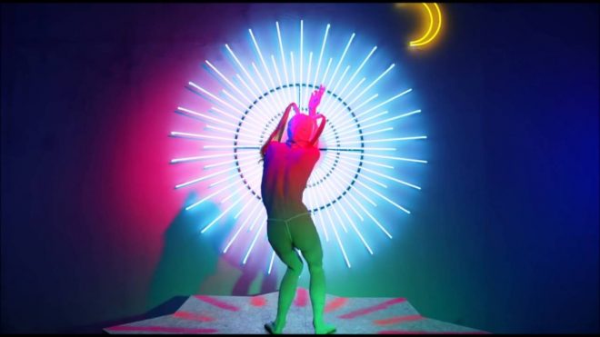 foto+iz+videospota+Aisha+Devi+-+Mazda