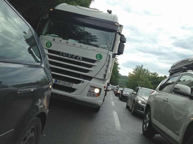 S+pamenimi+prometnimi+ukrepih+bi+lahko+razbremenili+ceste+%28foto%3ASTA%29