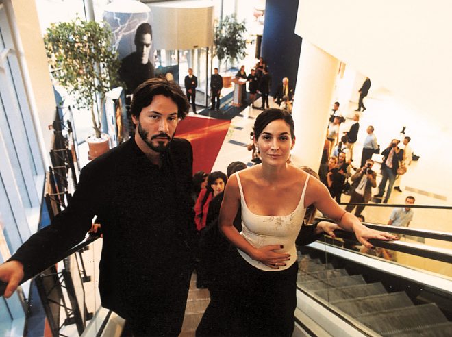 Keanu+Reeves+in+Carrie-Anne+Moss+na+premijeri+Matrice+leta+1999+%28foto%3AProfimedia%29