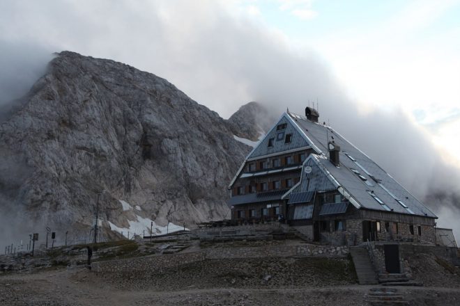 Dom+na+Kredarici+%28foto%3AProfimedia%29