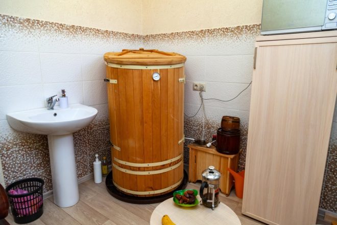 Kaj+je+ta+%C4%8Duden+lesen+sod+v+ruski+kopalnici%3F+To+je+fitobo%C4%8Dka.+%28foto%3AProfimedia%29