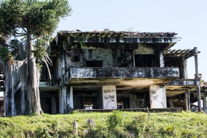 Razstreljena+vila+Pabla+Escobarja+%28foto%3AProfimedia%29