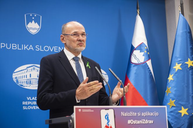 Vladni+govorec+Jelko+Kacin.