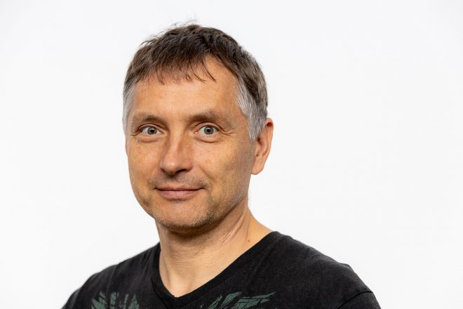 Raziskovalec+Rok+Pestotnik+z+Odseka+za+eksperimentalno+fiziko+osnovnih+delcev+IJS.%0AFoto%3A+IJS