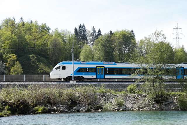 Potni%C5%A1ki+vlak%2C+Slovenske+%C5%BEeleznice.+STA